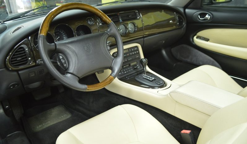 JAGUAR XK8 CONVERTIBLE completo
