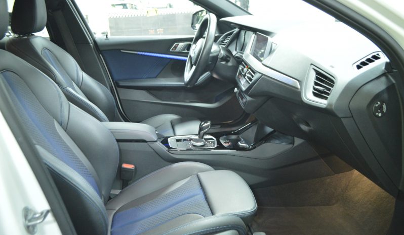 BMW 118I «M SPORT» AUTO completo