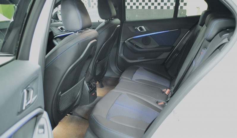 BMW 118I «M SPORT» AUTO completo